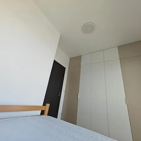 Airport Sunset Apartment *